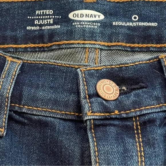 Old Navy Low-Rise Fitted Blue Jean Shorts Size 2 - Picture 3 of 4
